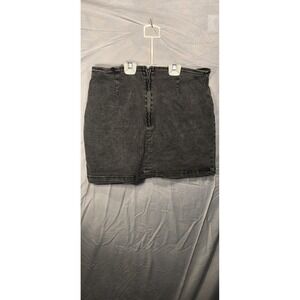 Wild Fables black acid wash denim mini skirt featuring a zipper closure Size 12